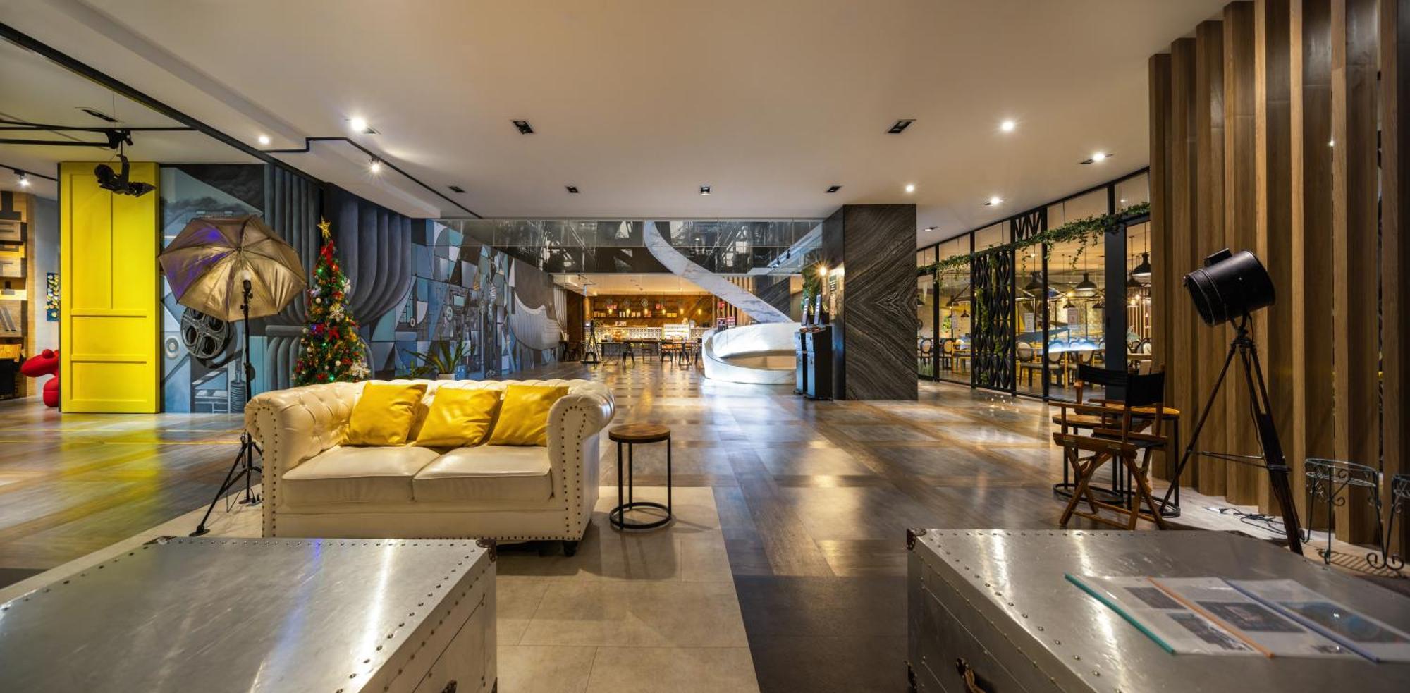 Ningcui Business Hotel Тайчжун Экстерьер фото